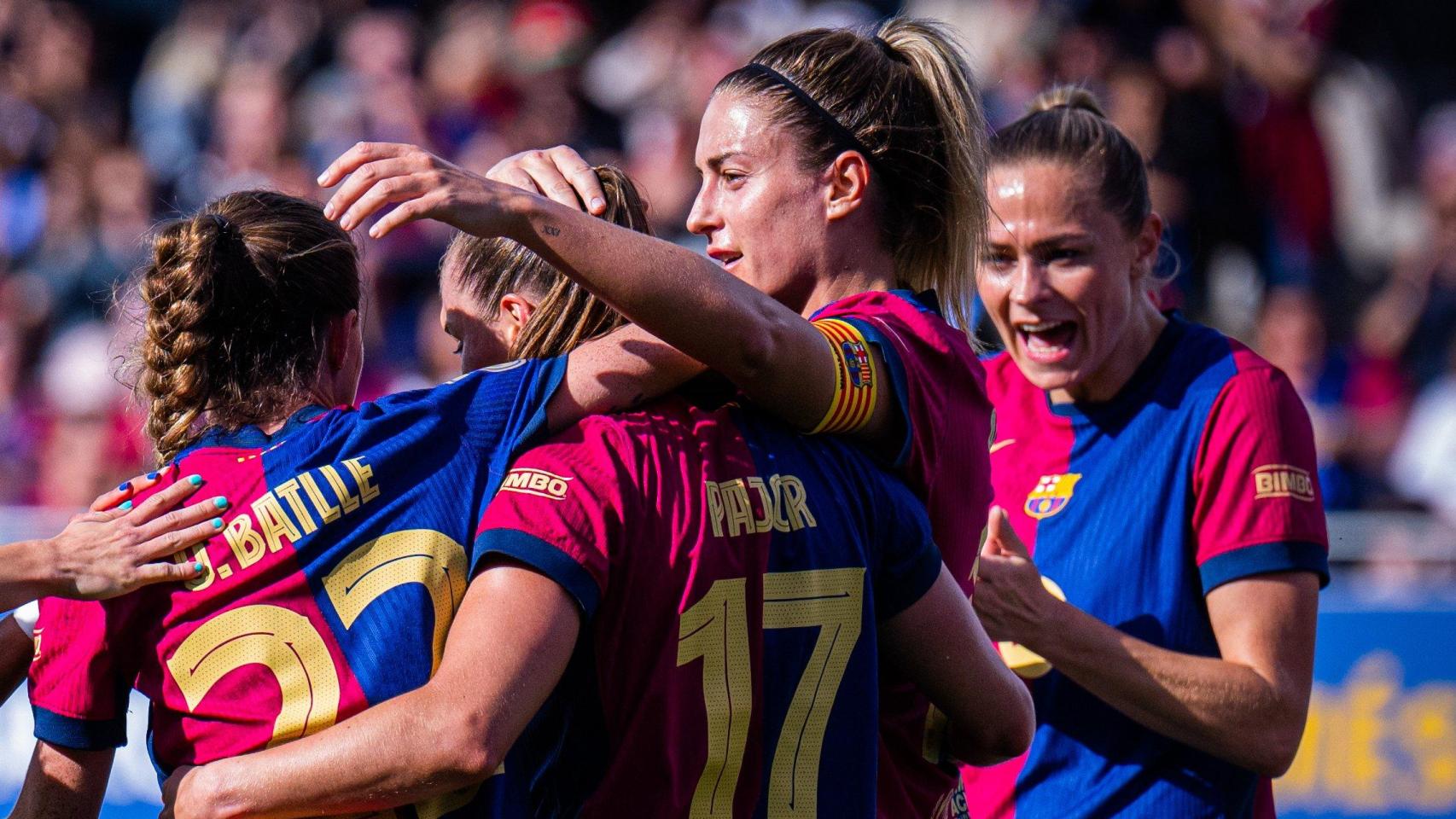 Alexia Putellas y Ewa Pajor celebran uno de sus goles al Deportivo en la Liga F: son los dos máximas goleadoras del equipo