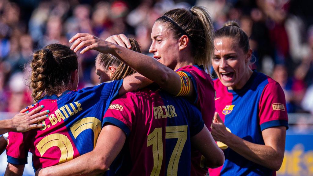 Alexia Putellas y Ewa Pajor celebran uno de sus goles al Deportivo en la Liga F: son los dos máximas goleadoras del equipo