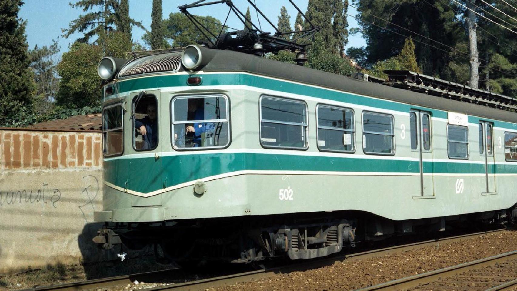 El antiguo tren 'granota' de los Ferrocarriles