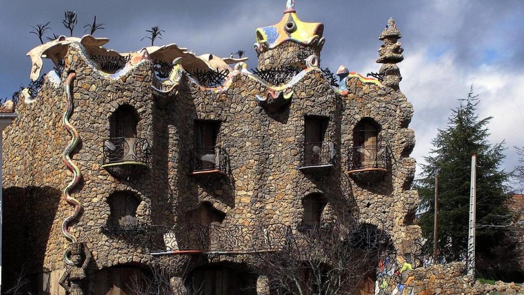 La increíble casa castellana que recuerda al Park Güell