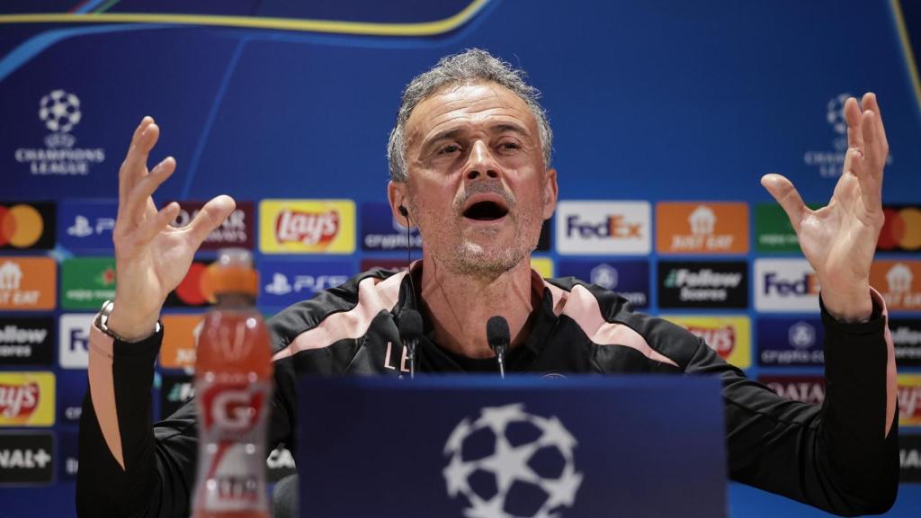 Luis Enrique atiende a los medios antes del PSG-Arsenal de Champions