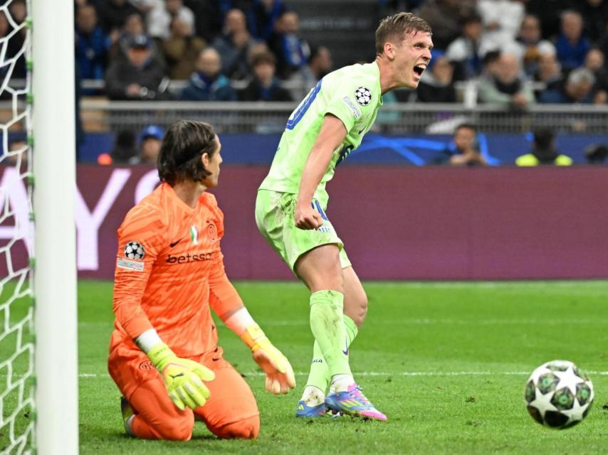 Dani Olmo celebra el empate del Barça