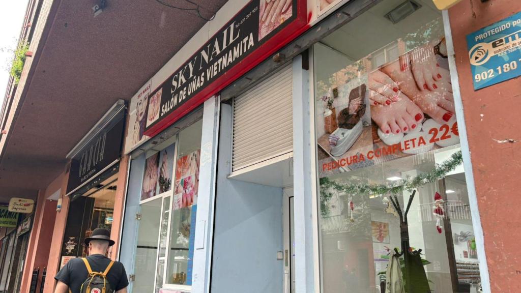 Un saló d'ungles a l'avinguda Catalunya de Sant Adrià