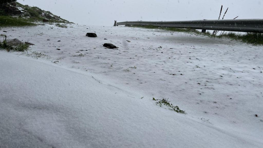 El massís del Montseny cobert de neu