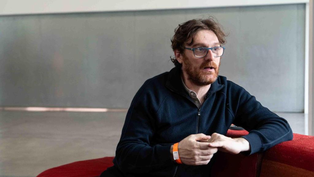 Pep Salazar, director del festival OFFF Barcelona, en una entrevista amb Metròpoli