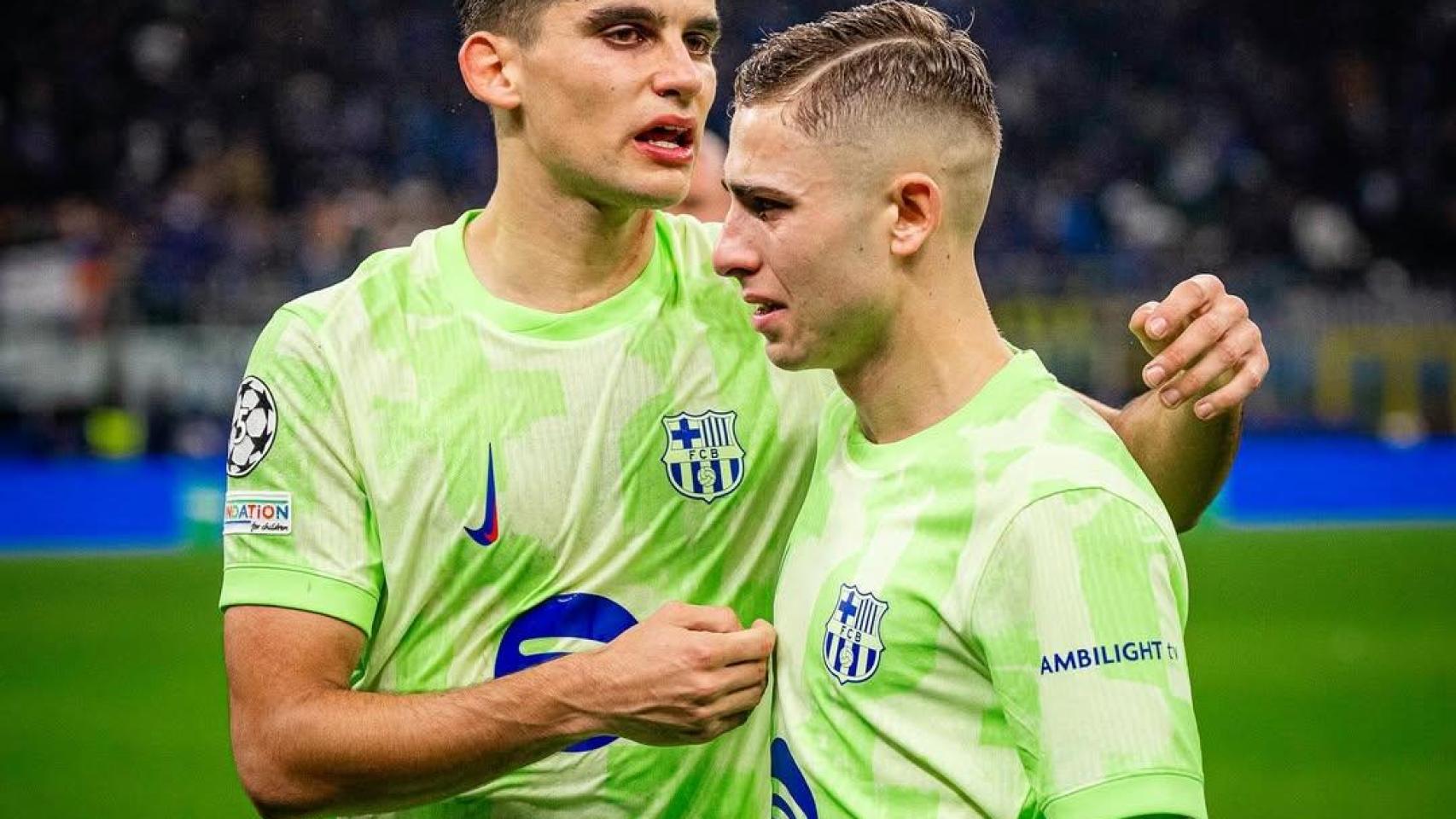 Gerard Martín y Fermín López lloran desconsoladamente tras el Inter-Barça