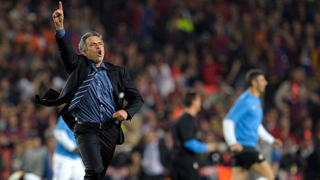 La carrera de José Mourinho en el Camp Nou para celebrar el pase a la final de la Champions League en 2010