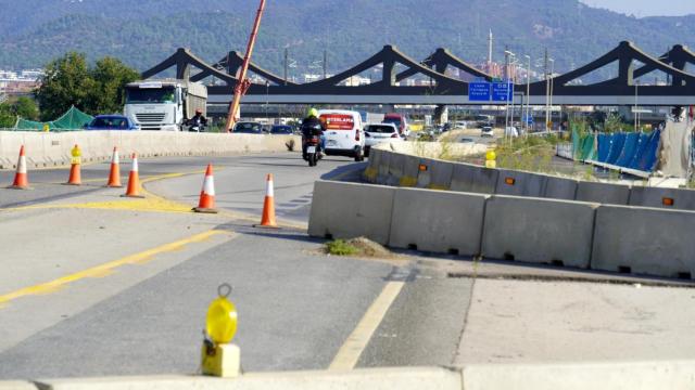 Una salida de la rotonda de La Parellada de Sant Boi