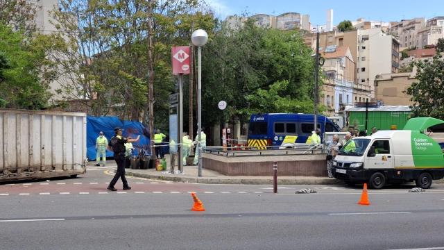 Trabajos de limpieza del asentamiento de Vallcarca