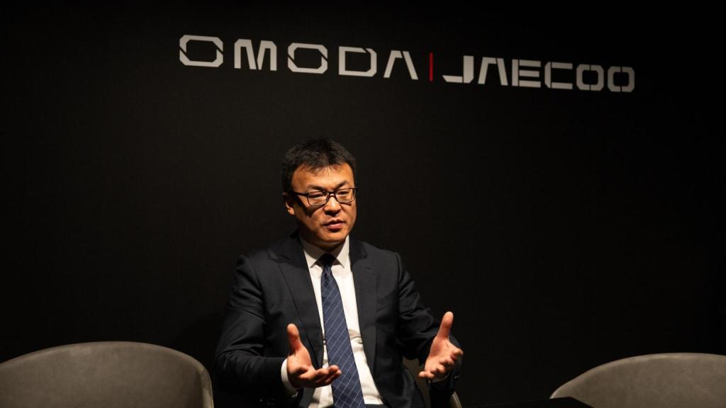 El vicepresident de Chery, Charlie Zhang, en l'Automobile 2025 de Barcelona