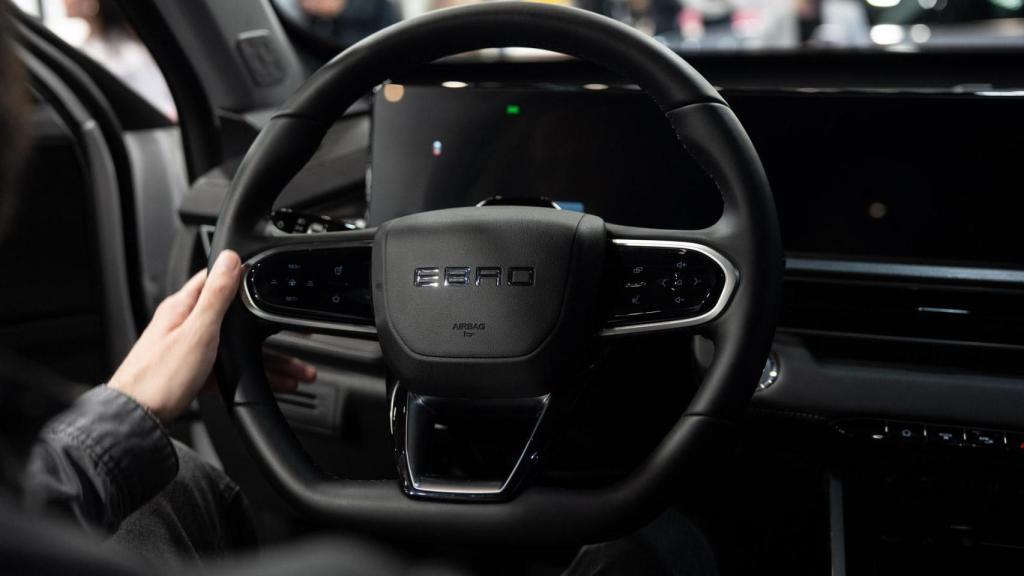 Detalle del interior del Ebro s400 HEV