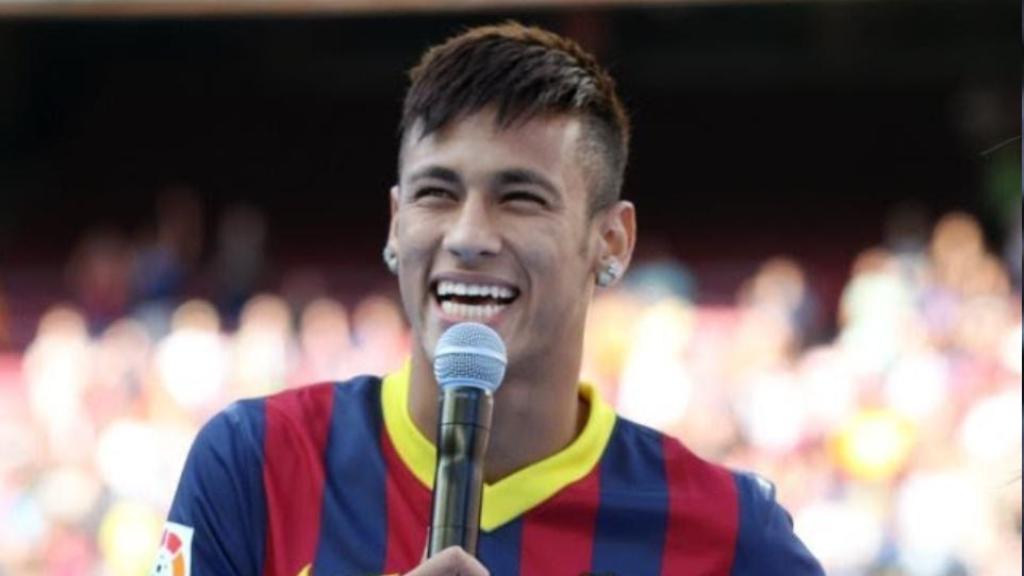 Neymar Jr y Gareth Bale, en un montaje sobre sus presentaciones con el Barça y el Real Madrid, respectivamente