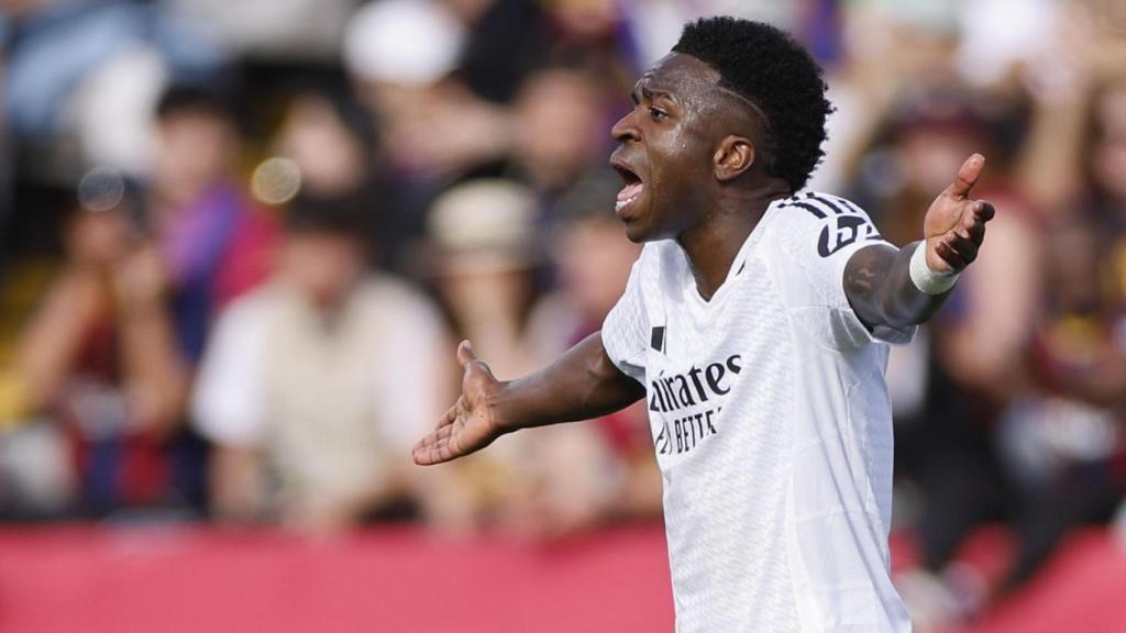 Vinicius protesta en el partit contra el Barça