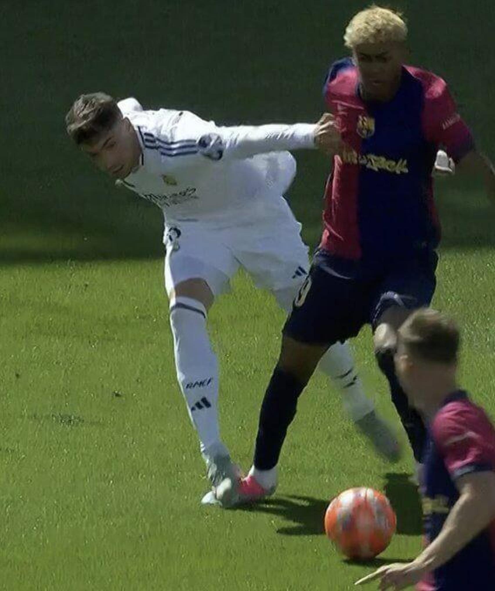 El pisotón de Fede Valverde a Lamine Yamal que precede el segundo gol de Kylian Mbappé en el clásico