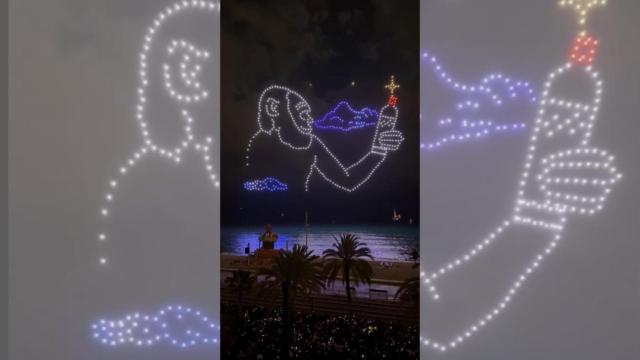 VÍDEO: Así fue el impresionante espectáculo de drones de las Festes de Maig de Badalona