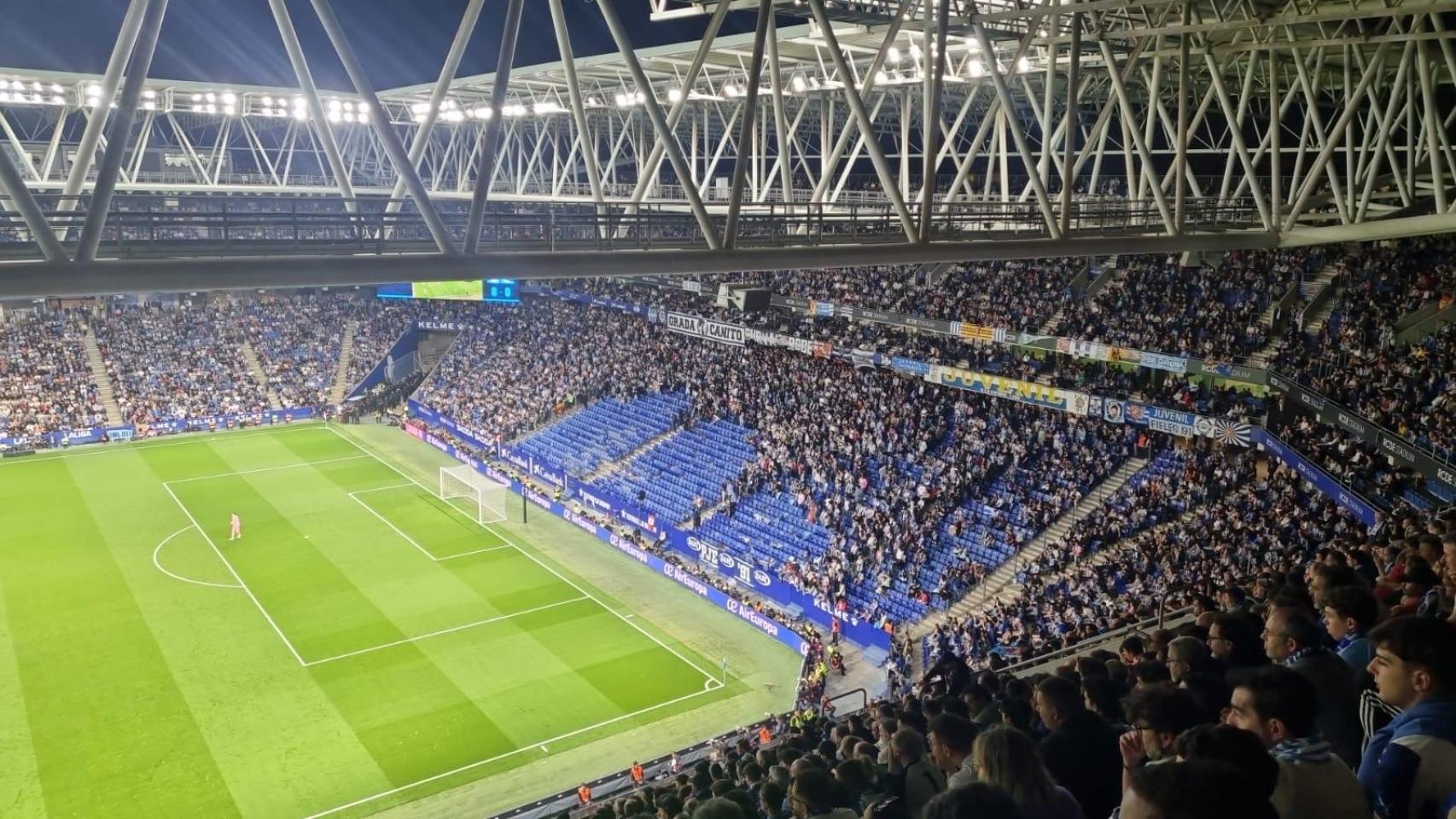 La Curva del Espanyol vacía la grada en el derbi contra el Barça en protesta por el atropello múltiple