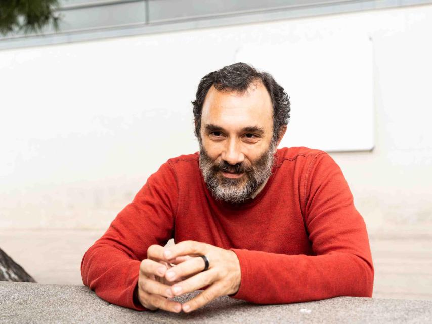 Turgut Durduran, expat afincado en Castelldefels, en conversación con Metrópoli