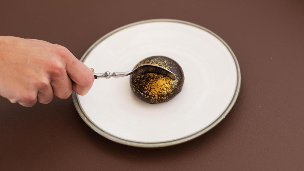 Cremoso de chocolate con corazón de avellana del restaurante Barraca