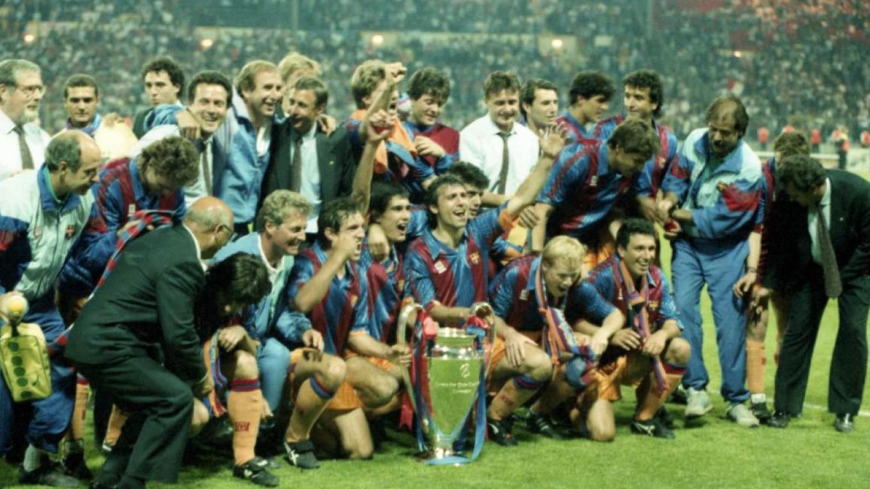 Los jugadores del Barça celebran la Copa de Europa de 1992