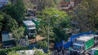 Vista general del dispositivo para completar el desalojo del asentamiento de chabolas del barrio barcelonés de Vallcarca