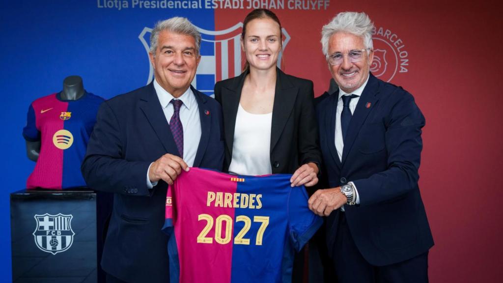 Joan Laporta y Xavi Puig, en el acto de renovación de Irene Paredes con el Barça hasta 2027