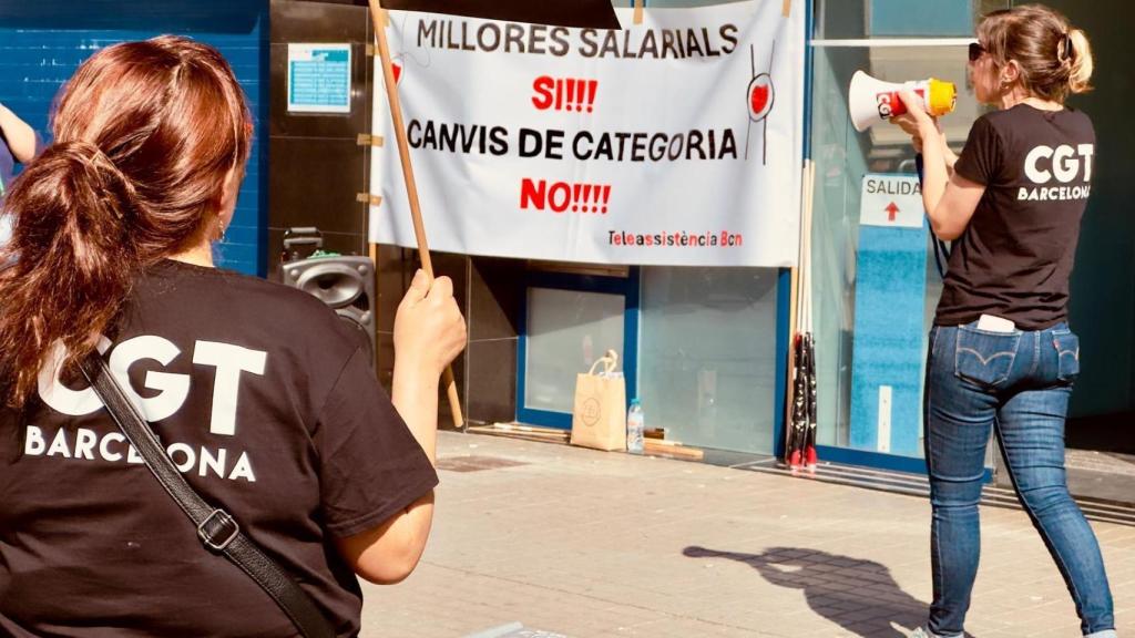 MAnifestación de trabajadores de teleasistencia de ASISPA - SUARA