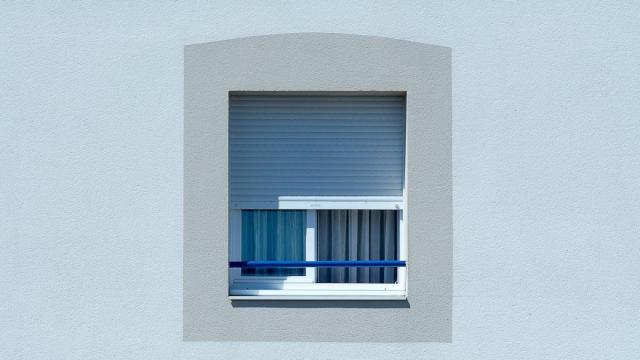 Persiana exterior en una ventana