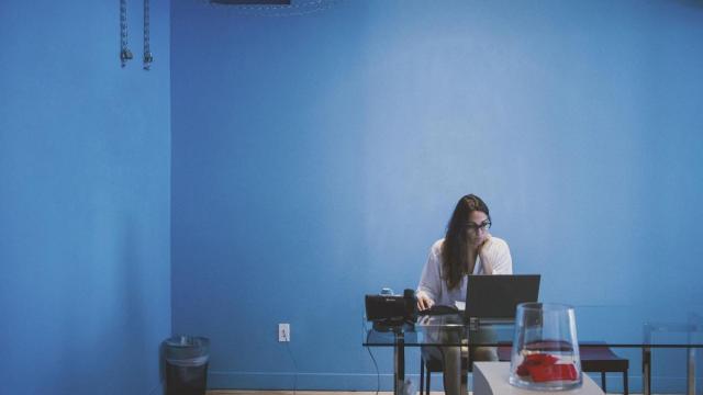 Oficina pintada de azul