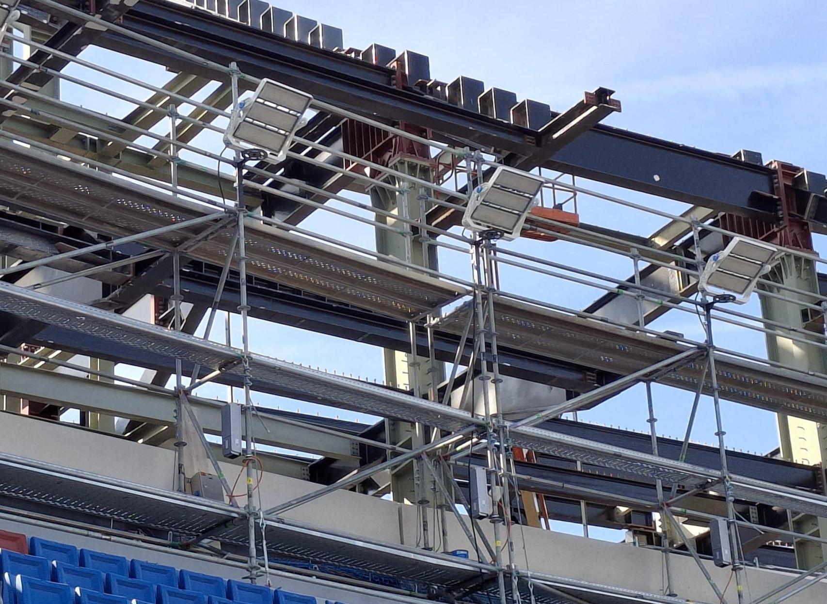 Limak Construction termina la instalación de las luces LED provisionales sobre la segunda grada del Camp Nou