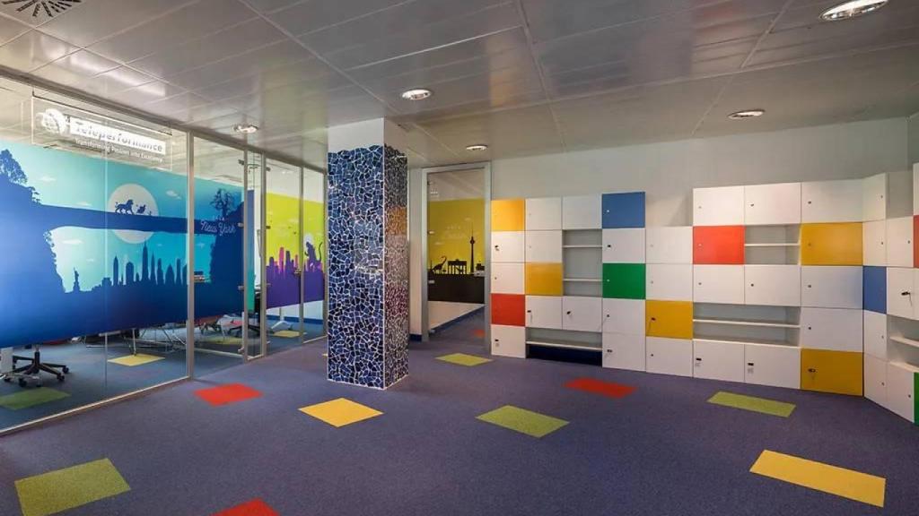 La francesa Teleperformance anuncia un ERE en su centro de Barcelona