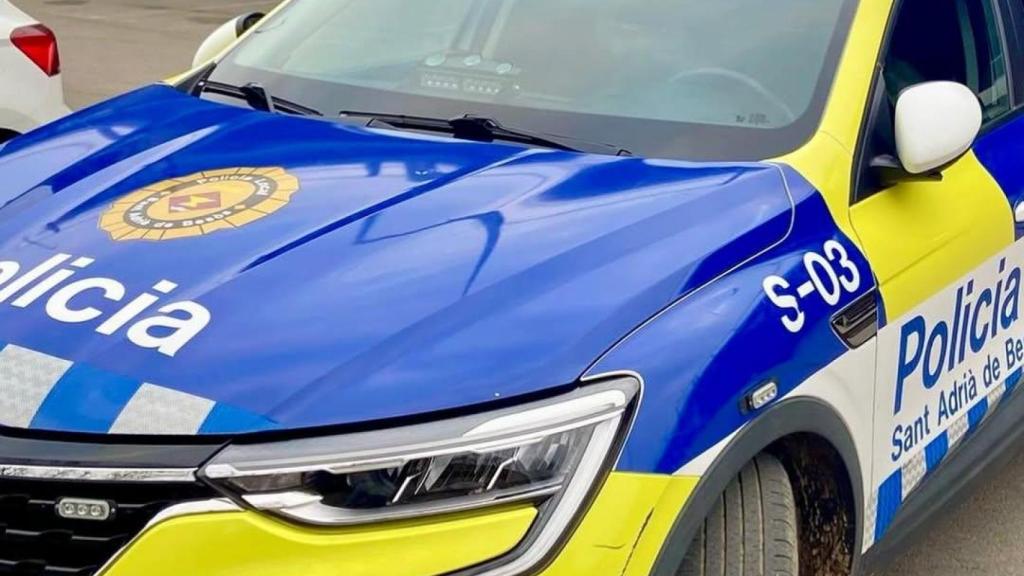 Un vehículo de la Policía Local de Sant Adrià