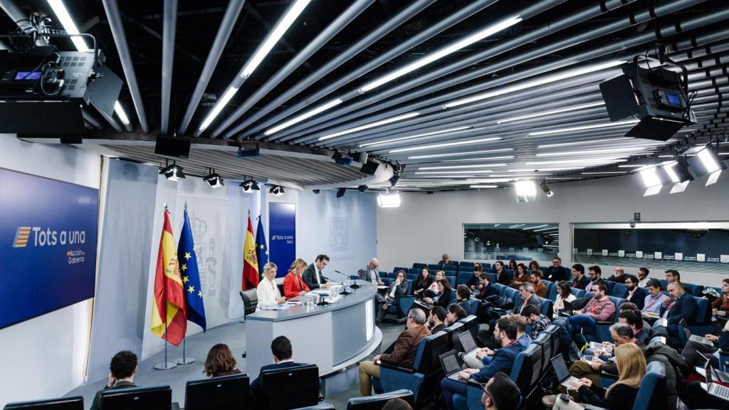 Comparecencia del ministro de Economía, Carlos Cuerpo, la de Trabajo, Yolanda Díaz, y la de Educación, Pilar Alegría, en una atención a los medios tras la celebración de un Consejo de Ministros