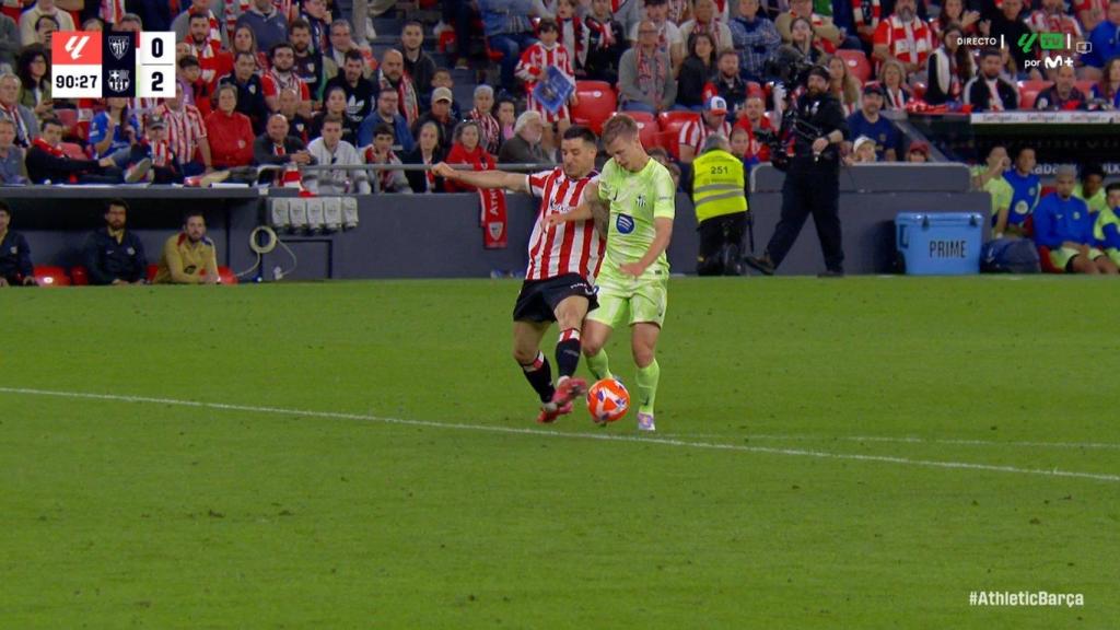 El penal de Yuri Berchiche a Dani Olmo a l'Athletic-Barça