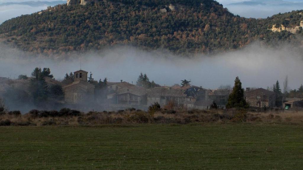 Este es el destino a una hora de Barcelona ideal para desconectar entre acantilados y casas de época