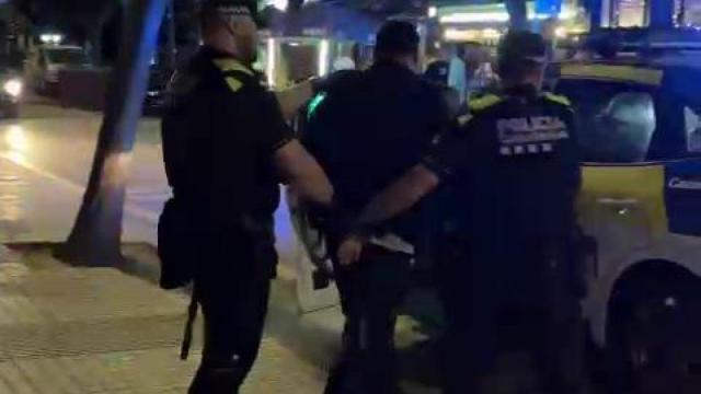 Operativo policial en Castelldefels