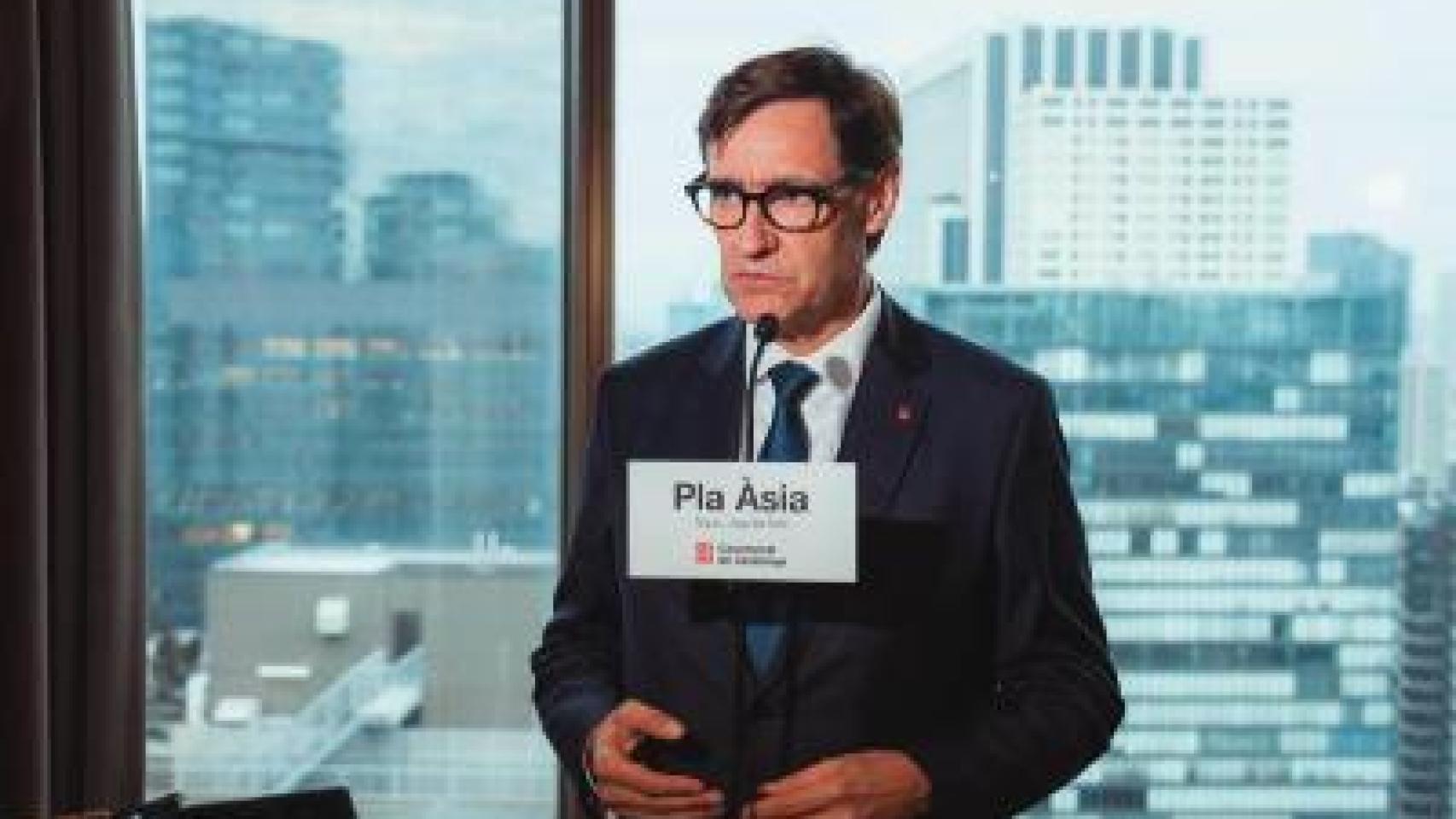 El 'president' Salvador Illa en declaraciones a los medios en su gira por Japón