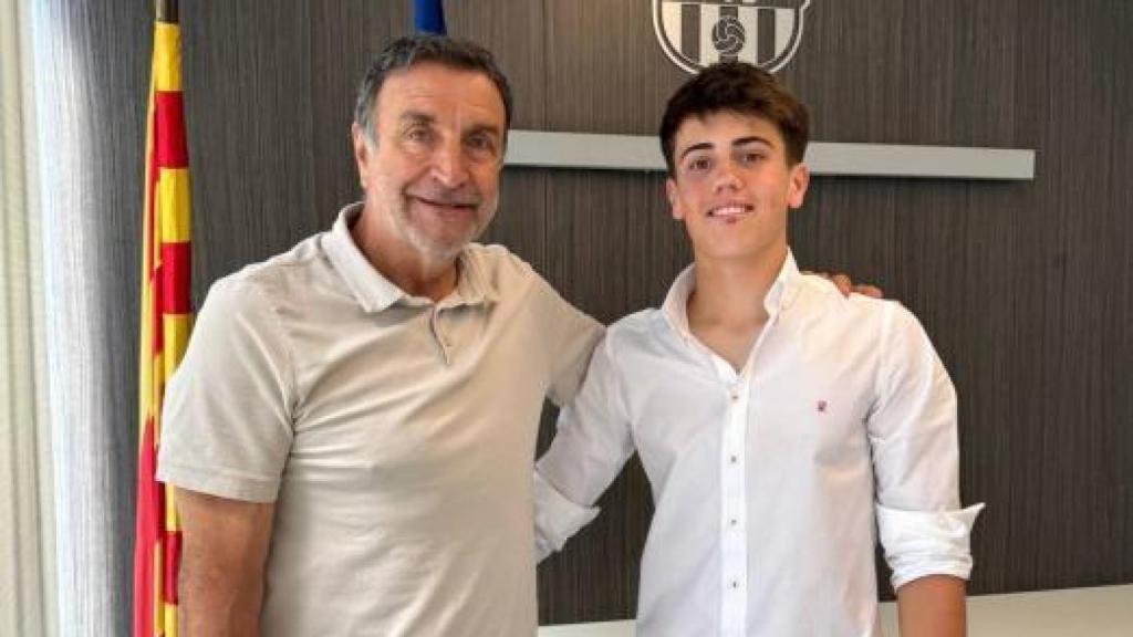 El Barça renueva a Roberto Tomás, futbolista de la Masía