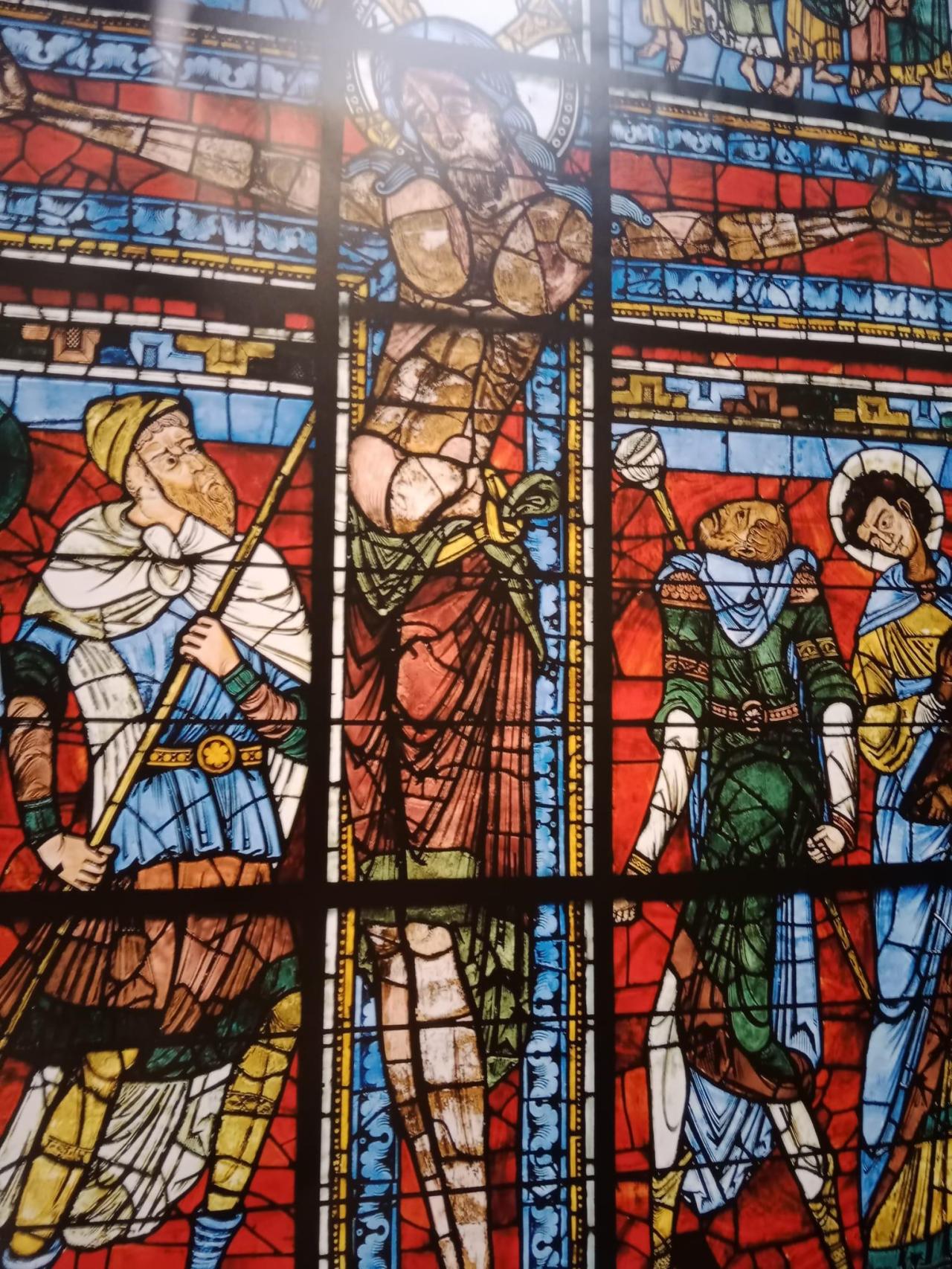 Vitral de la Catedral de San Pedro de Poitiers