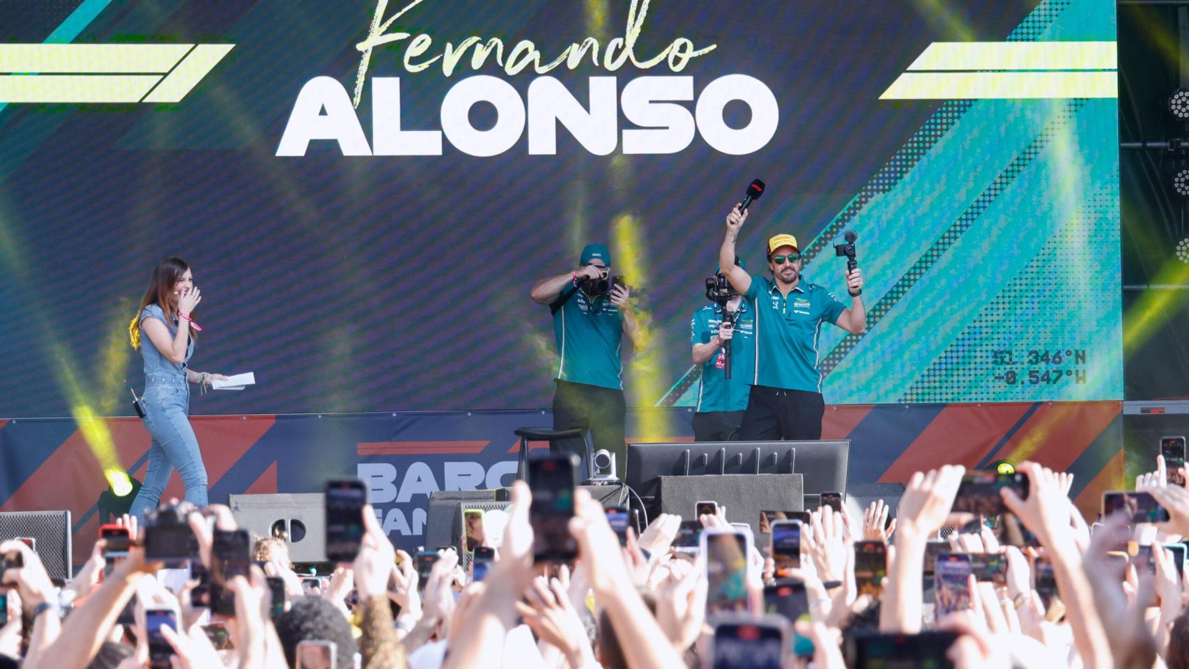 La salida de Fernando Alonso al Fan Village
