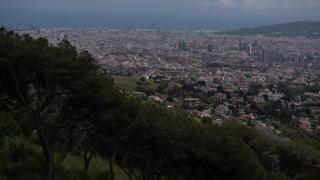 Vistas de la ciudad desde el Parc Natural de la Serra de Collserola, a 14 de mayo de 2025, en Barcelona, Catalunya (España)