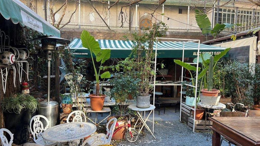 Terrassa del Alice's Secret Garden