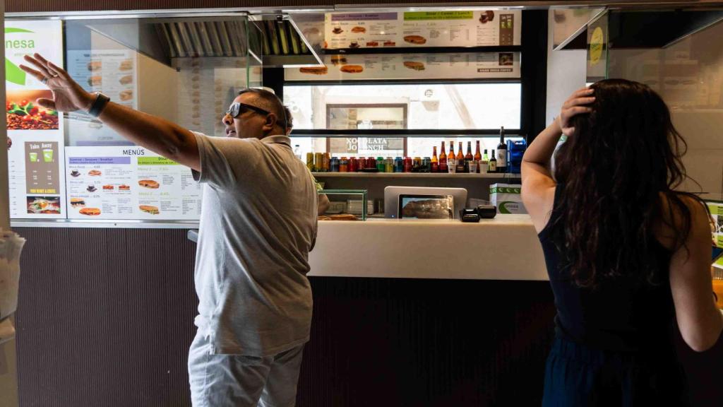 Conesa Entrepa situat al barri Gòtic de Barcelona