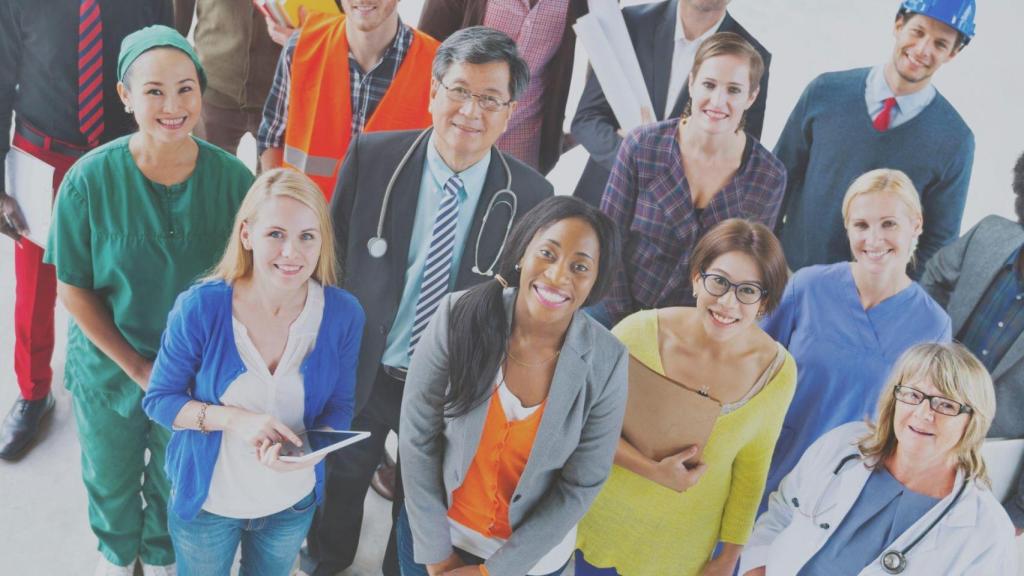 Personas con diversos oficios