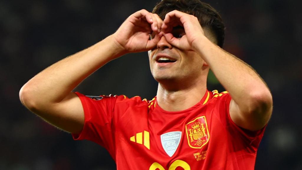 Pedri celebra su gol contra Francia en la Nations League