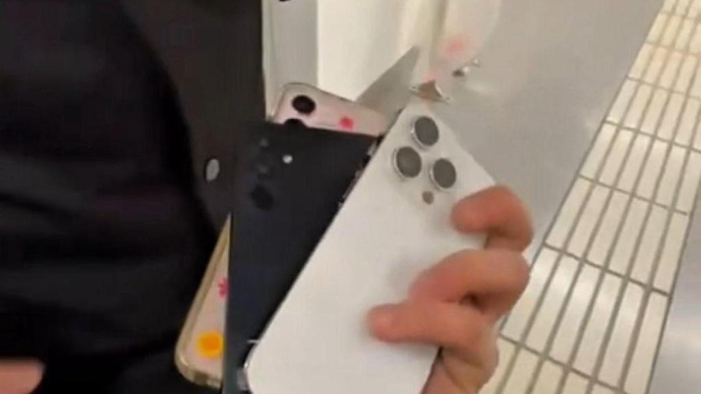 Mòbils robats recuperats al metro de Barcelona