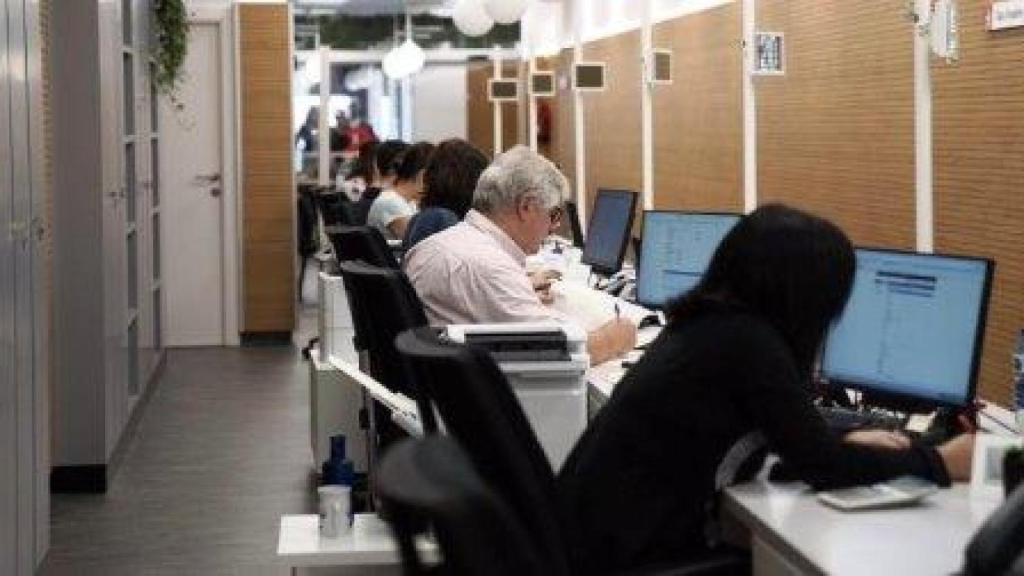 Imatge d'arxiu de l'oficina de l'Institut Municipal de Serveis Socials (IMSS)