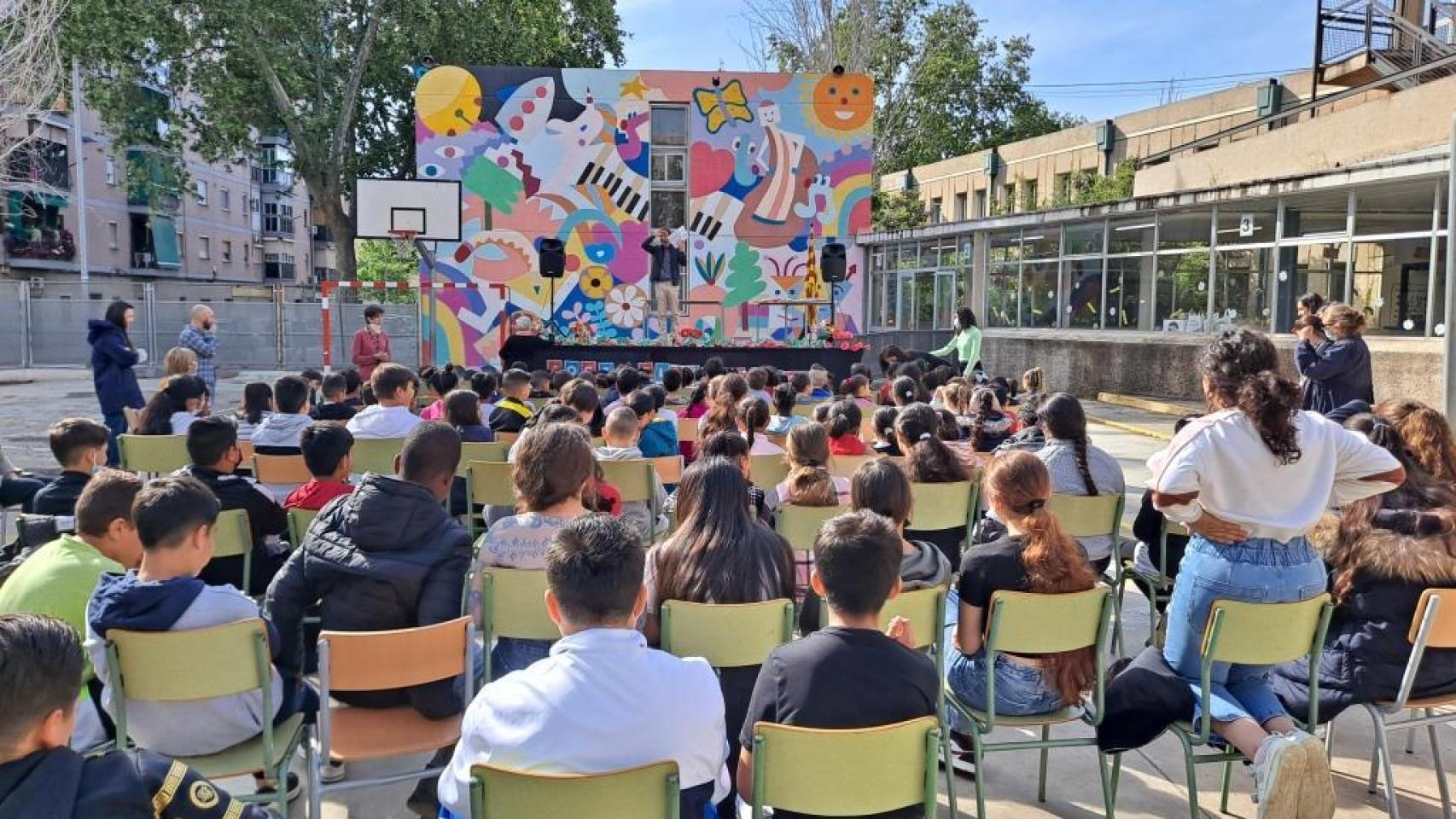 Un acto en l'Escola Cascavell de Sant Adrià