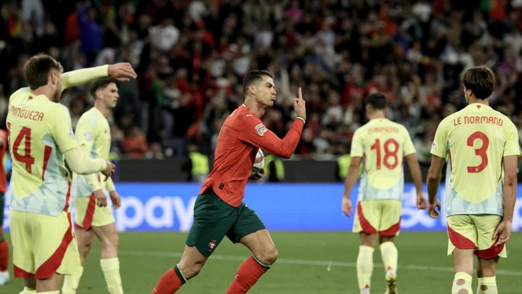 Cristiano Ronaldo celebra el gol del empate de Portugal contra España en la Nations League