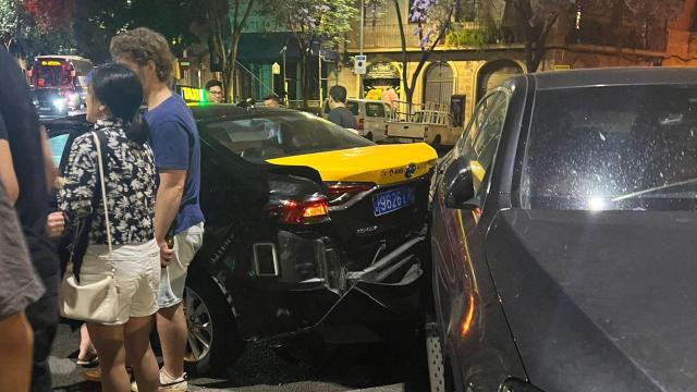 Una colisión entre un taxi y un coche en el cruce de Lepant con Casp