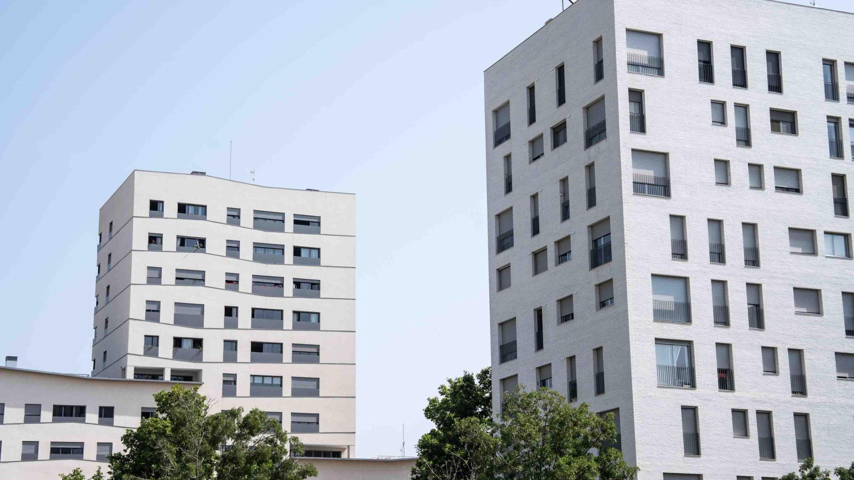 Un bloque de viviendas cerca de las 'Casernes' de Sant Andreu